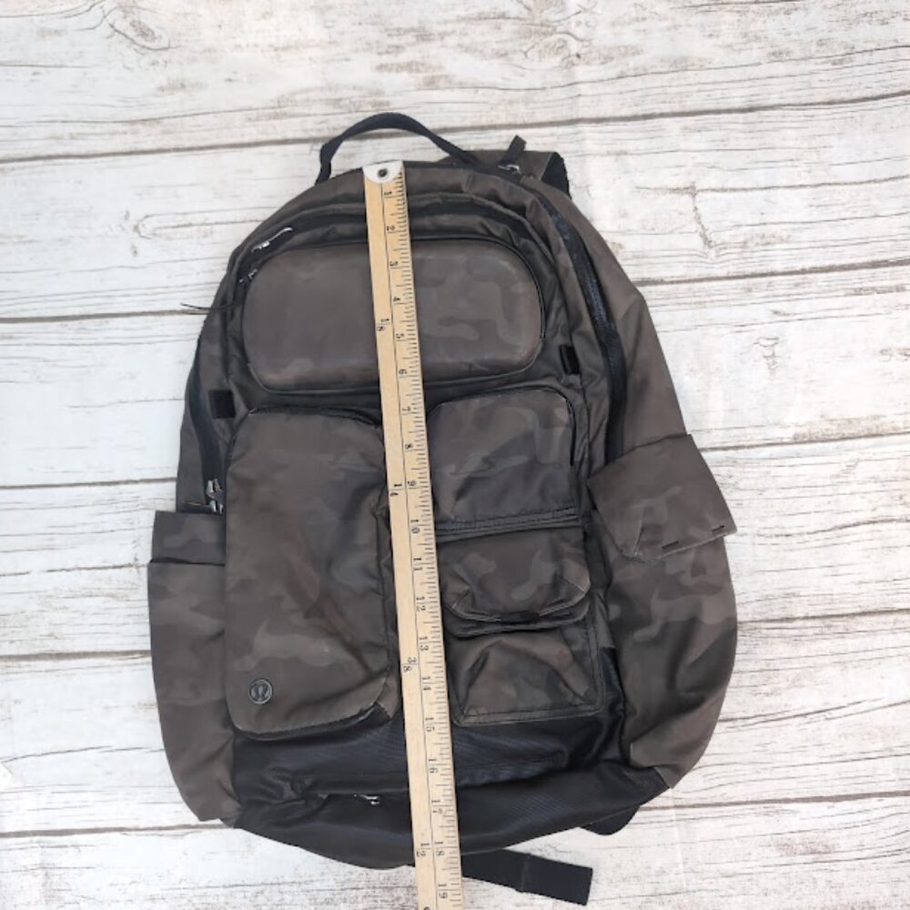 Lululemon Cruiser Backpack Woodland Camo Multi Green - Picture 2 of 10